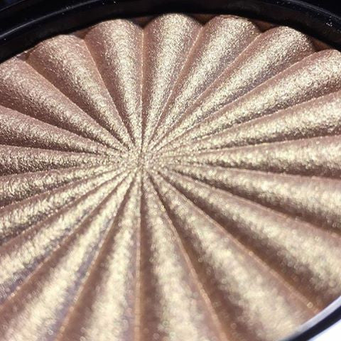 The Rodeo Drive Highlighter Will Give You the Perfect Glow Up