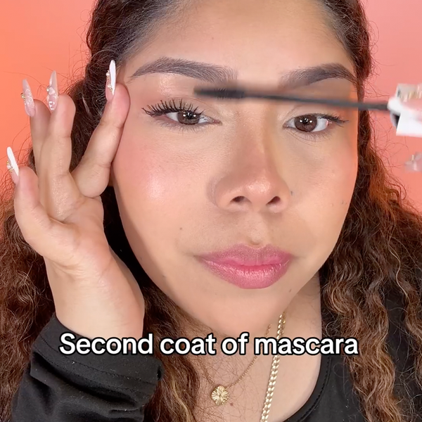 Apply a second coat to build extra volume, length, and definition.